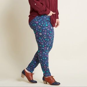 Exuberant Intrigue Pants